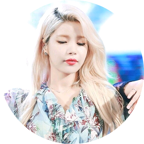 이 윤 image