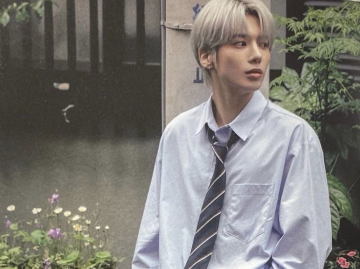 그에게 입술을 잡혔다. thumbnail