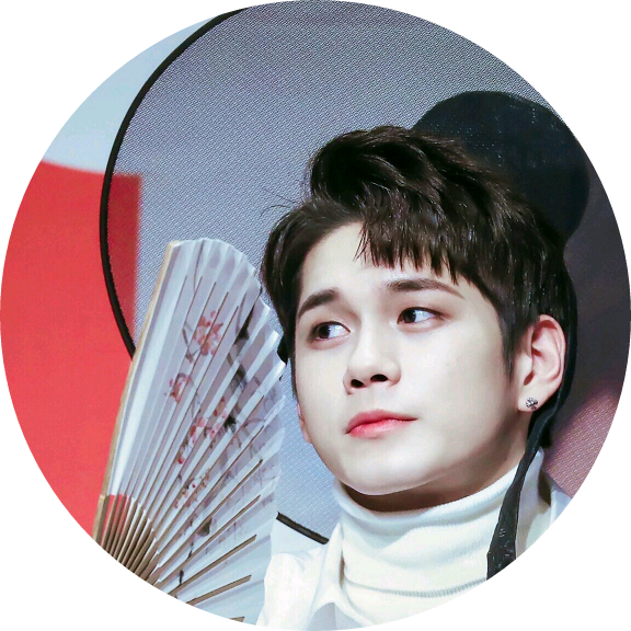 옹성우 image