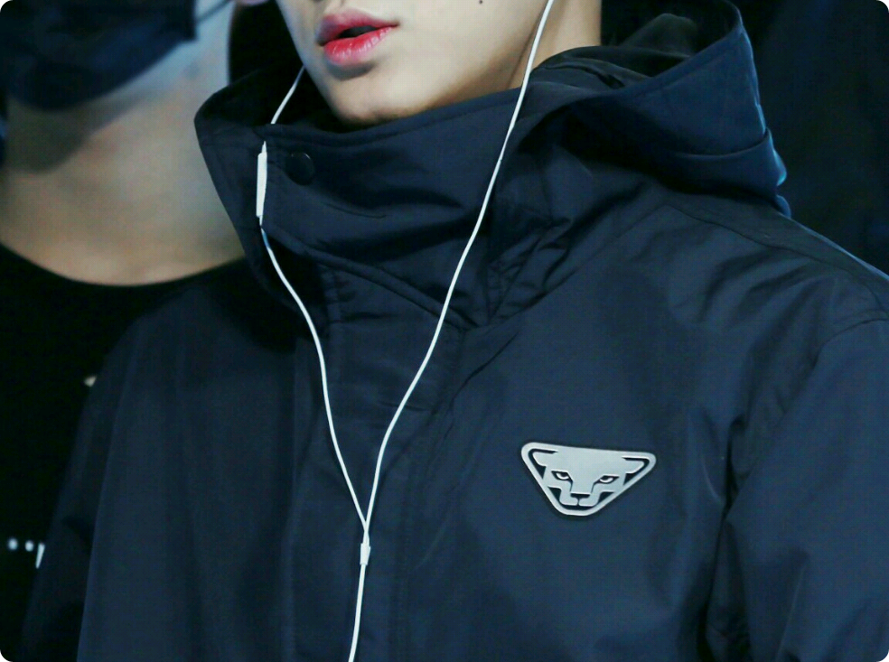 Kami adalah teman sekelas di SMA. thumbnail