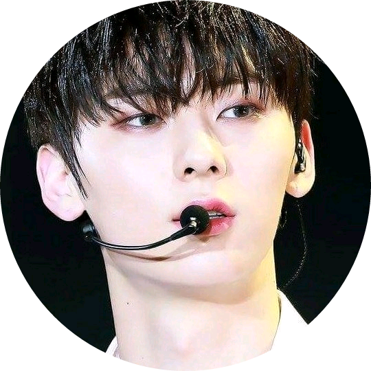 황민현 image