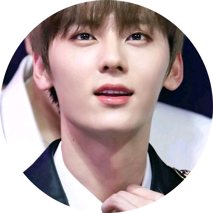 황민현 image