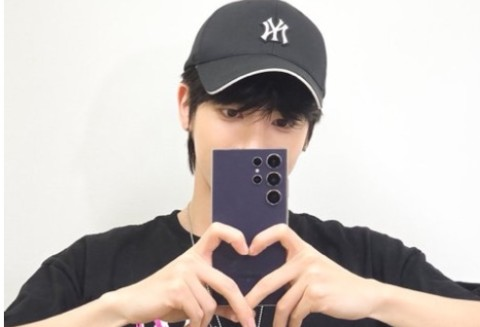 철벽남 태현꼬시기! thumbnail