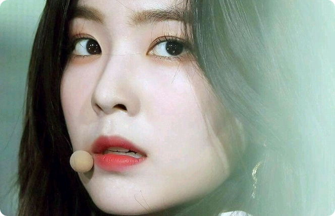 曾受霸凌的女子化身女神回歸。 thumbnail