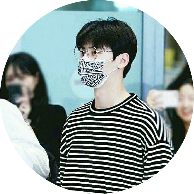 황민현 image