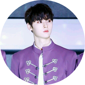 황민현 image