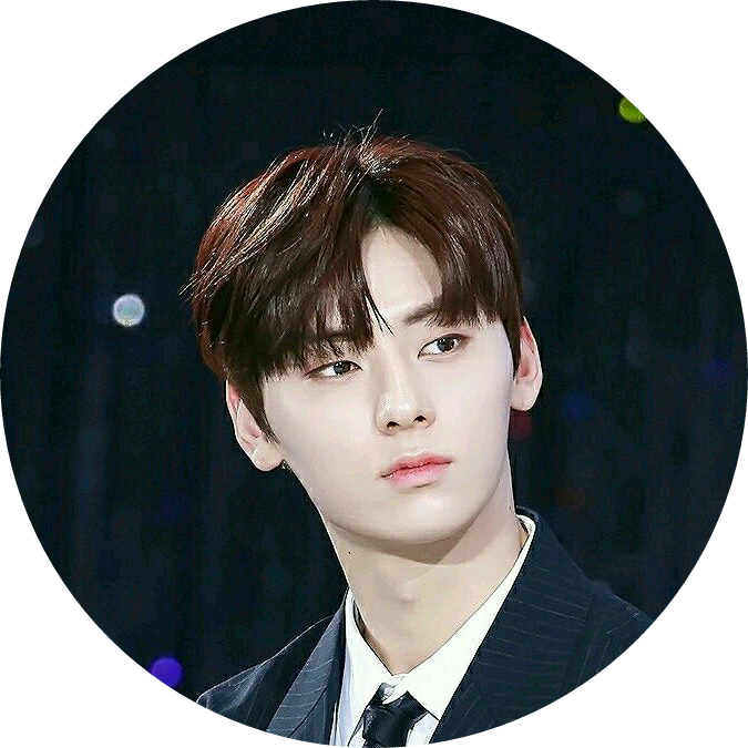 황민현 image