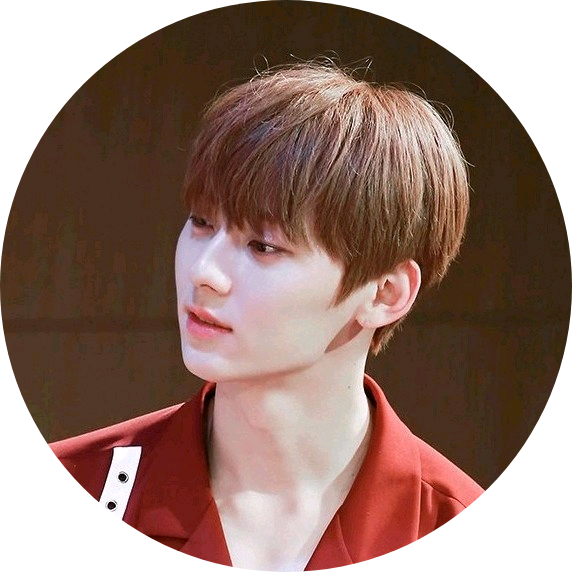 황민현 image
