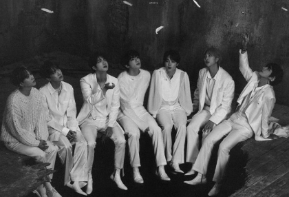 신비와 죽음의 마법 학교 thumbnail