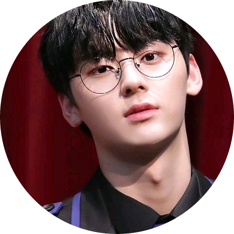 황민현 image