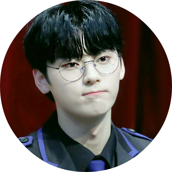 황민현 image