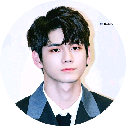 옹성우 image