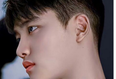 都暻秀是... thumbnail