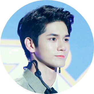 옹성우 image