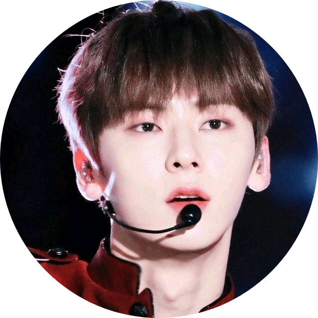 황민현 image