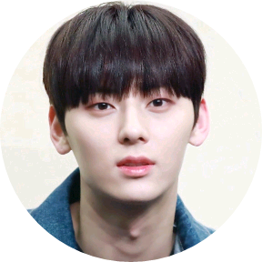 황민현 image