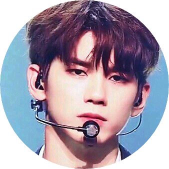 옹성우 image