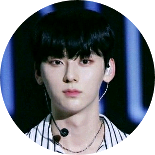 황민현 image