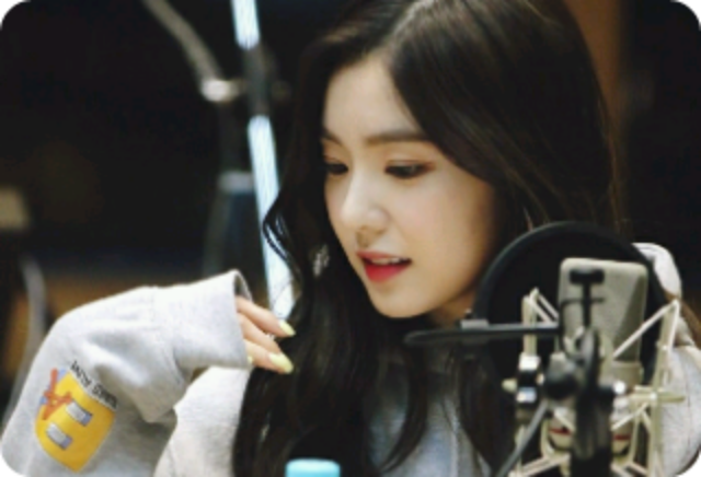 Antes de que el primer amor se convierta en un poema thumbnail