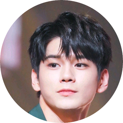 옹성우 image