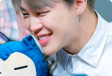 Aku mengenalmu, tapi kau tidak mengenalku. thumbnail