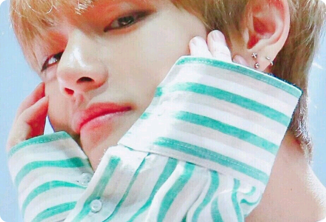 El hombre que une el miedo y la emoción es "Kim Taehyung" thumbnail