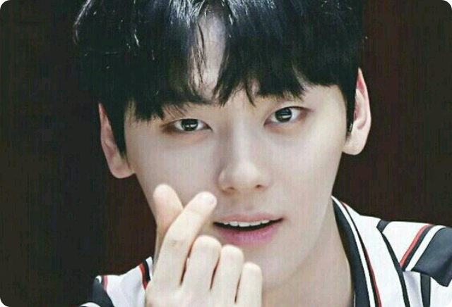 Anh Minhyun, sinh viên năm cuối đại học, đang theo học tại trường cao đẳng. thumbnail