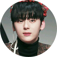 황민현 image