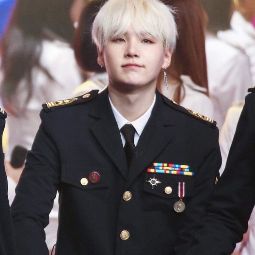 민윤기 [경위] image