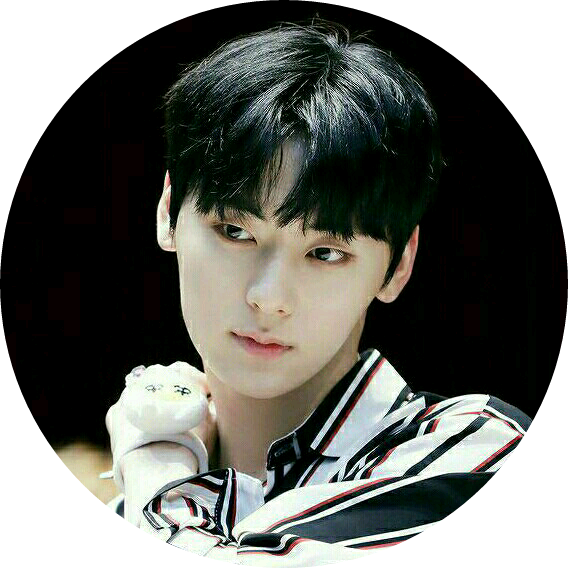 황민현 image
