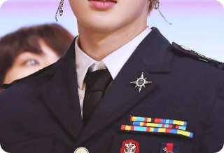 신입의 경찰서 7명의 남자들 thumbnail