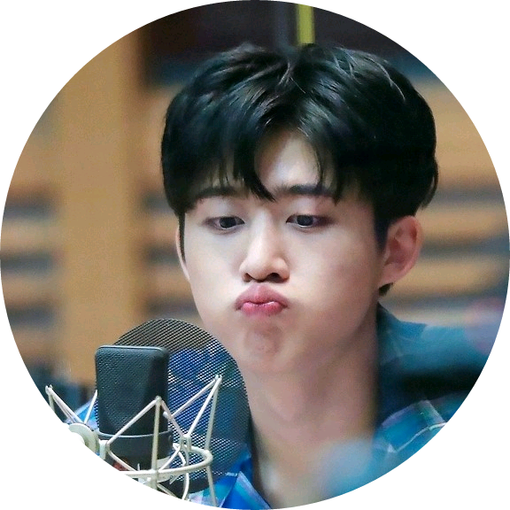 축구하던 남자 image