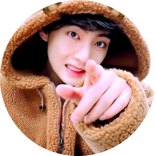 어린 김태형 image