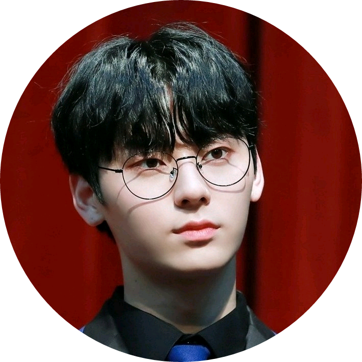 황민현 image