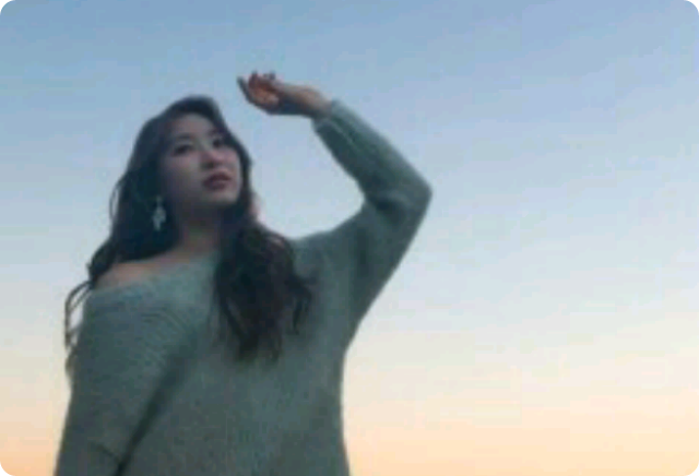 Những chiếc lông vũ chất chứa nỗi buồn thumbnail