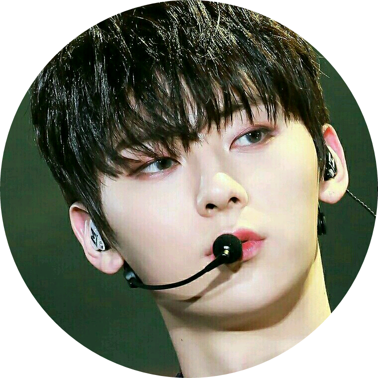 황민현 image