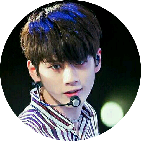 옹성우 image