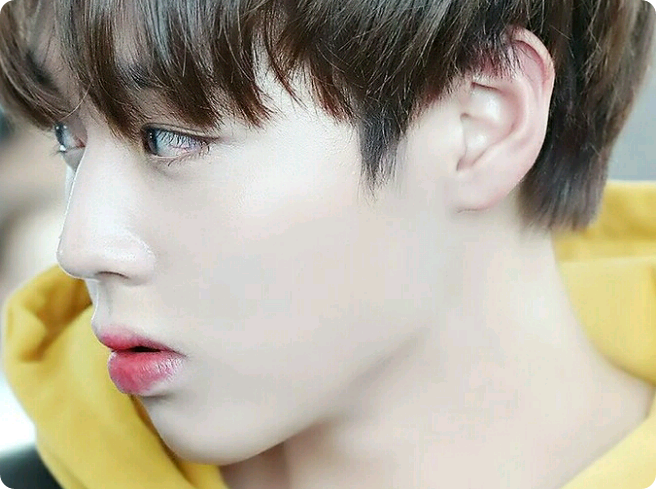 ¡Park Ji Hoon de Wanna One vive en mi casa! thumbnail