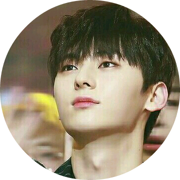 황민현 image