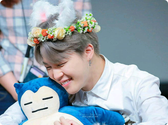 우리집 반인반인형(지민유갓노잼) thumbnail