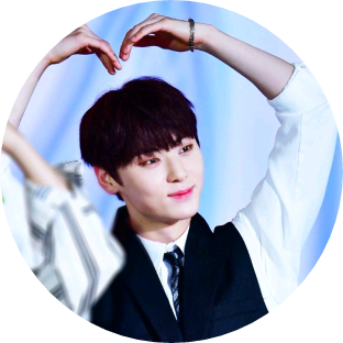 황민현 image
