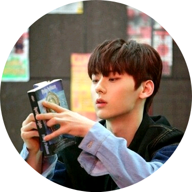 황민현 image