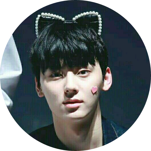 황민현 image