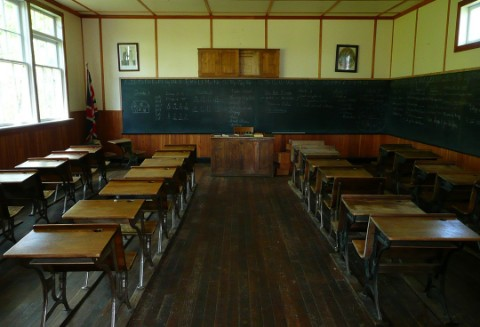 재난; 거짓말 thumbnail