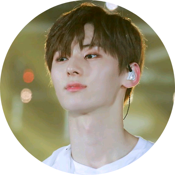황민현 image