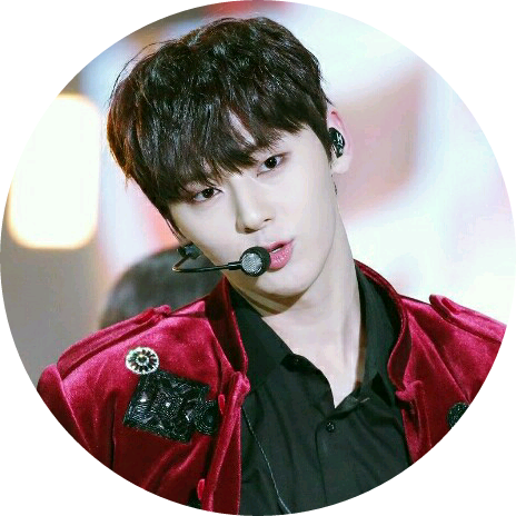 황민현 image