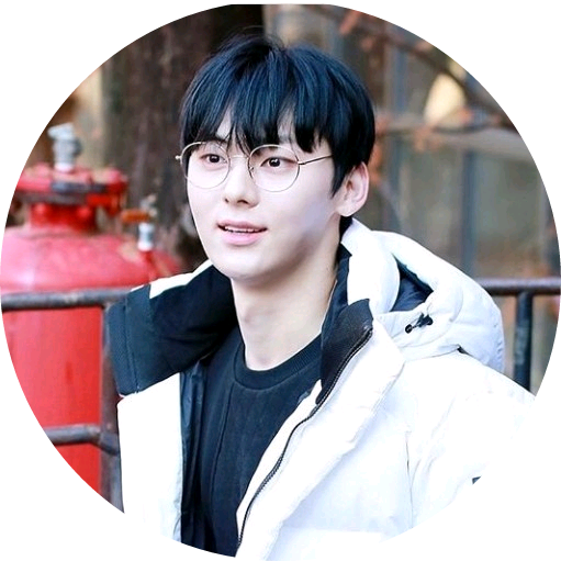 황민현 image