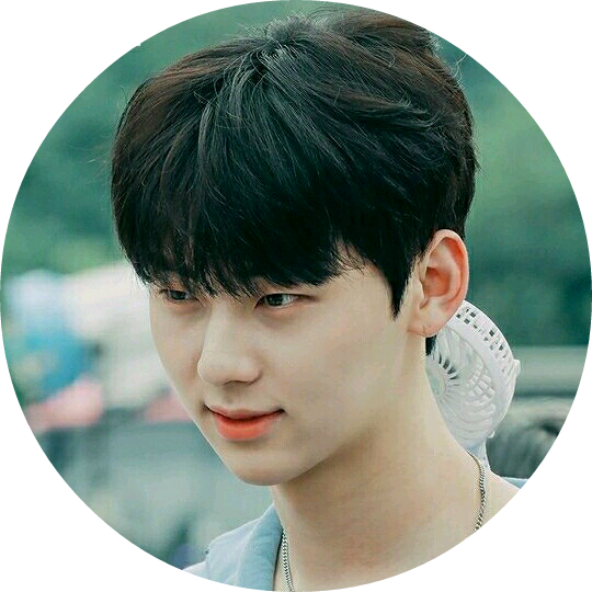 황민현 image