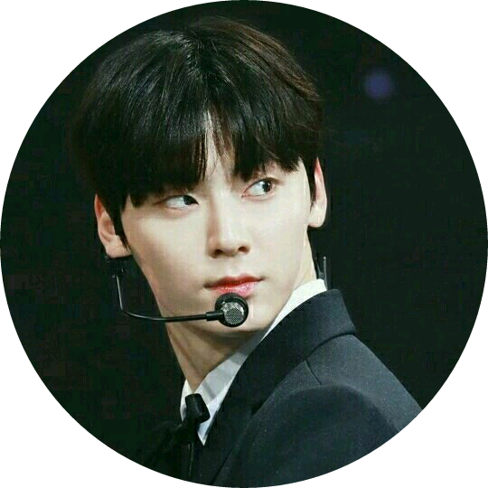 황민현 image