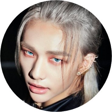 현진(17살) image